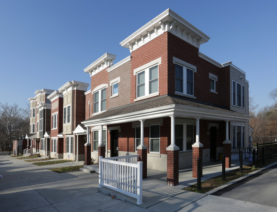 7129 Greenway Ave in Philadelphia, PA - Foto de edificio