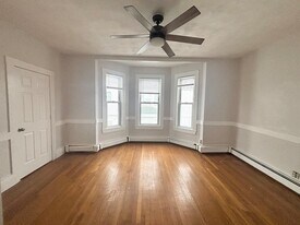 391 Highland Ave, Unit 3L in Malden, MA - Building Photo