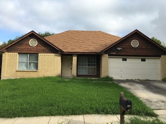 3329 Country View