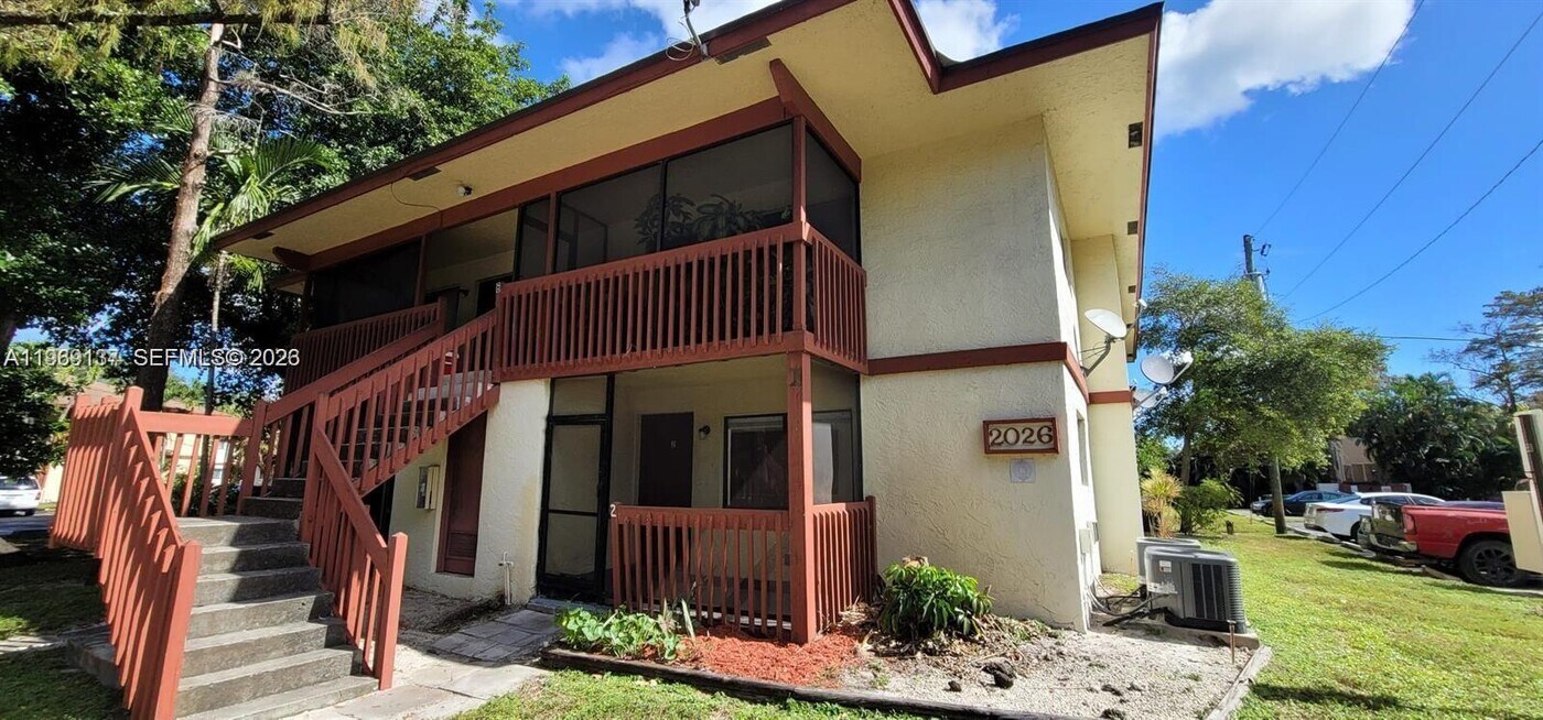 2026 NW 43 Terrace in Lauderhill, FL - Building Photo