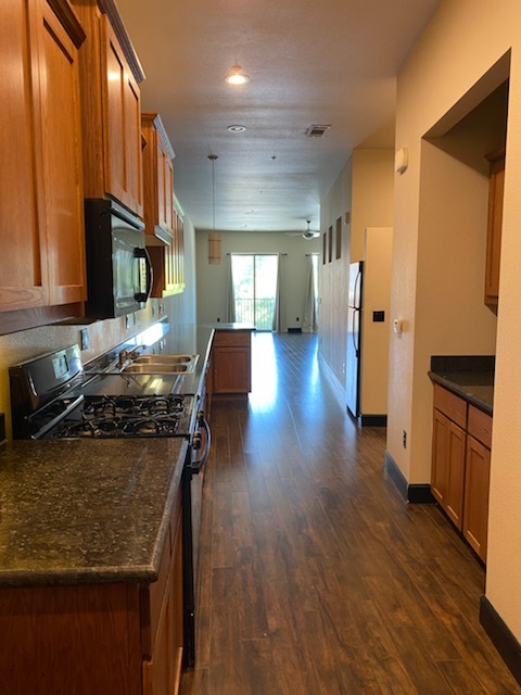 1300 Market St, Unit 209 in Redding, CA - Building Photo