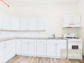 142 E Philadelphia St in York, PA - Building Photo