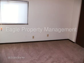 1414 Oakland Rd NE in Cedar Rapids, IA - Building Photo - Building Photo