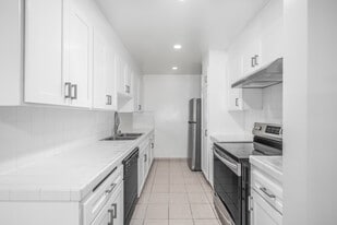 Fox Hills Apartments in Culver City, CA - Building Photo