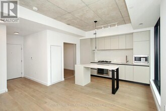 1720 Bayview Ave in Toronto, ON - Building Photo - Building Photo