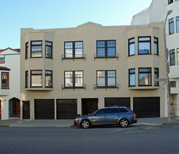 22 Cervantes Blvd in San Francisco, CA - Building Photo - Building Photo