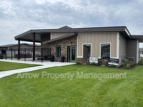 1161 Claude Rd in Grand Island, NE - Building Photo - Building Photo
