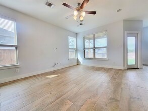 521 High Tech Dr in Georgetown, TX - Building Photo - Building Photo