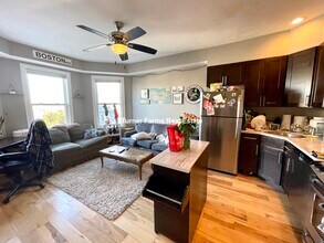 180 Hillside St, Unit 2 in Boston, MA - Building Photo - Building Photo