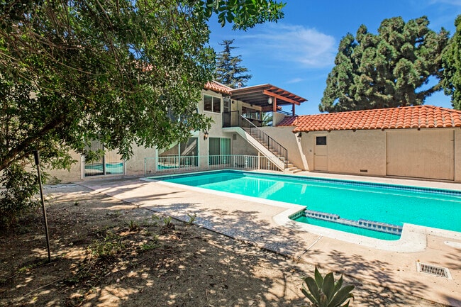property at 1731 La Loma Dr