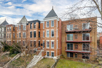 1682 Irving St NW in Washington, DC - Foto de edificio - Primary Photo