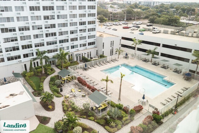 305 Dr. M.L.K. Jr St S in St. Petersburg, FL - Building Photo - Building Photo