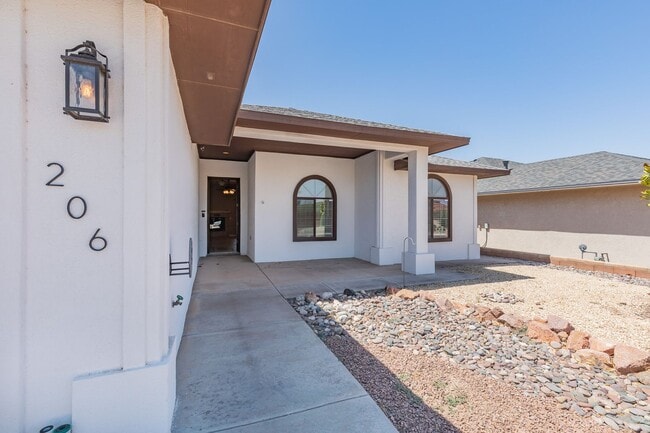 3 bed 2 bath beautiful home! in Alamogordo, NM - Building Photo - Building Photo