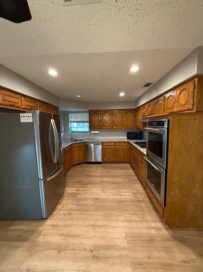 property at 207 E Kimbrough St