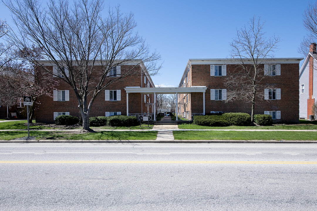 Hamilton House in Berea, OH - Building Photo