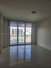 7875 NW 107th Ave in Doral, FL - Building Photo - Building Photo