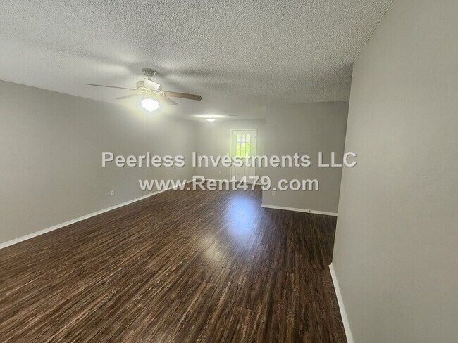 511 4th Ave SW in Gravette, AR - Building Photo - Building Photo