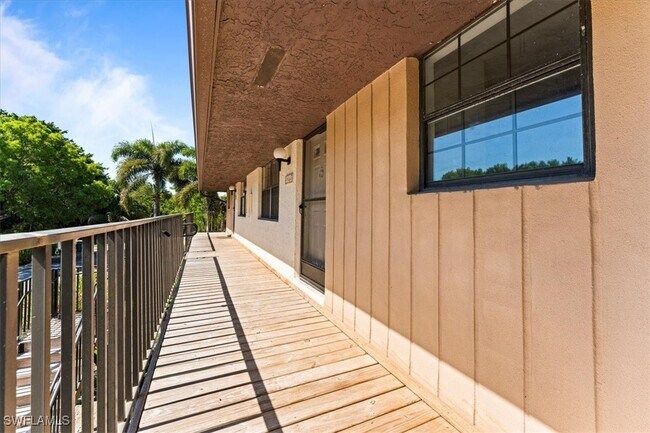 5273 Treetops Dr in Naples, FL - Building Photo - Building Photo