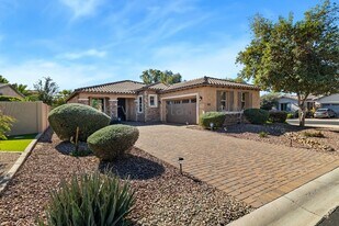 14479 W Desert Flower Dr in Goodyear, AZ - Building Photo
