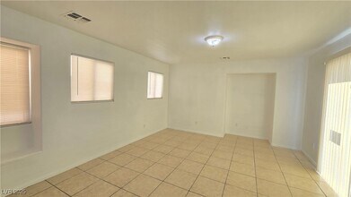 2954 Savers Ct in Las Vegas, NV - Building Photo - Building Photo