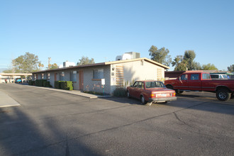 2000-2012 N Madelyn Ave in Tucson, AZ - Building Photo - Building Photo