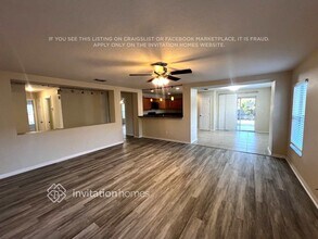 391 SW Millard Dr in Port St. Lucie, FL - Foto de edificio - Building Photo