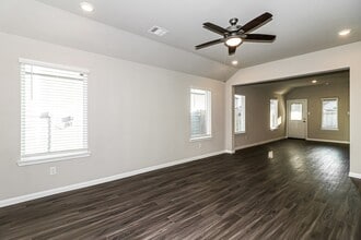 5122 Hector Gustavo in Rosharon, TX - Building Photo - Building Photo
