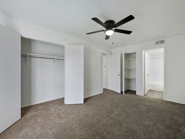 3432 S Great Trinity Forest Way in Dallas, TX - Building Photo - Building Photo