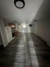 445 Croyden Rd in Upper Darby, PA - Building Photo - Building Photo