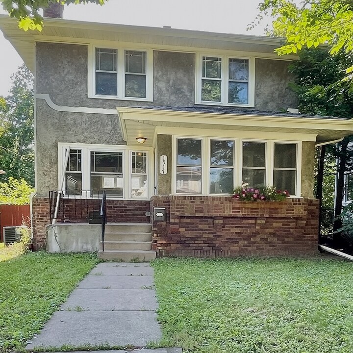 1517 Russell Ave N in Minneapolis, MN - Foto de edificio