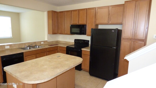 8702 Ribbon Falls Ln in Jacksonville, FL - Building Photo - Building Photo
