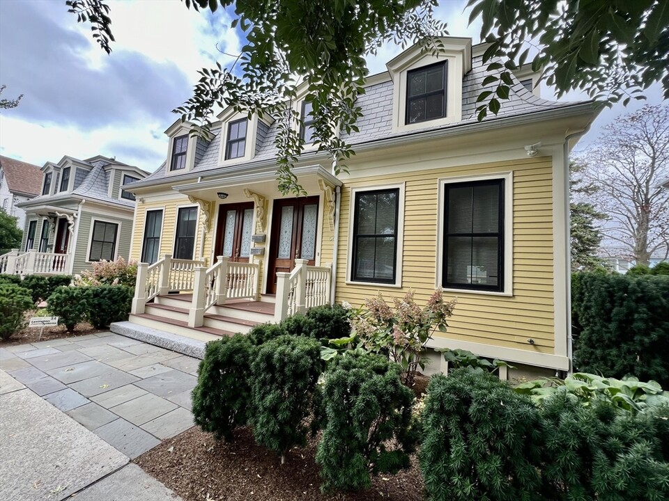 56 Reed St, Unit 56 in Cambridge, MA - Foto de edificio