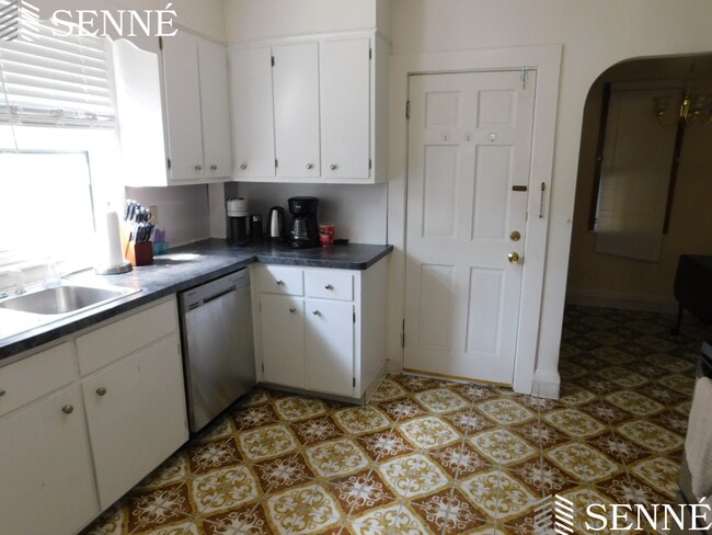 26 Sycamore St, Unit 3 in Somerville, MA - Building Photo - Building Photo
