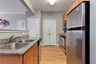 2502 Leon St, Unit 206 in Austin, TX - Building Photo - Building Photo