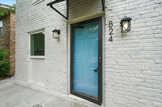 824 Wildwood Ln in Grapevine, TX - Foto de edificio - Building Photo