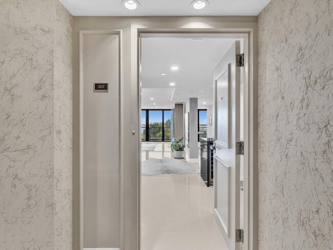 3440 S Ocean Blvd in Palm Beach, FL - Building Photo - Building Photo