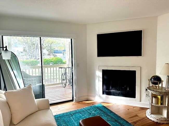 1481 Center St Ext in Mount Pleasant, SC - Building Photo - Building Photo