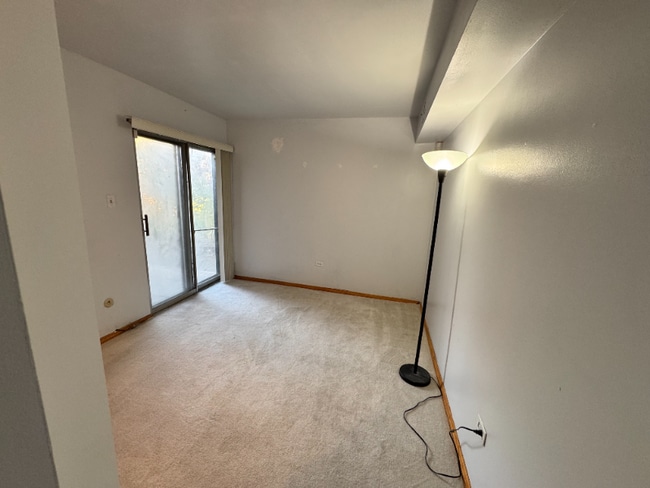 6139 Knoll Wood Rd in Willowbrook, IL - Building Photo - Building Photo