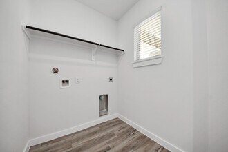 1642 Portia Ln in Conroe, TX - Foto de edificio - Building Photo
