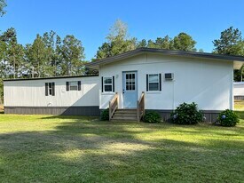 1074 W Union Rd in Carriere, MS - Building Photo