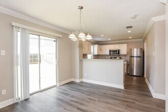 7802 Mason Dells Dr in Arlington, TX - Foto de edificio - Building Photo