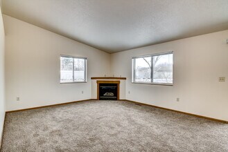 320 Scheidler Rd, Unit 4 in Chippewa Falls, WI - Building Photo - Building Photo