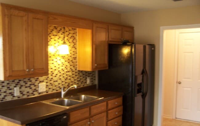 1003 Enlow Cir in Commerce, TX - Building Photo - Building Photo