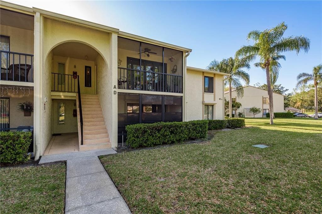 1400 Pine Glen Ln in Tarpon Springs, FL - Building Photo