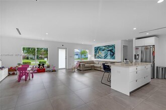 10471 SW 164th St in Miami, FL - Building Photo - Building Photo