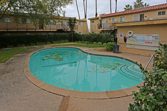 Hacienda Apartments in Yuba City, CA - Foto de edificio - Building Photo