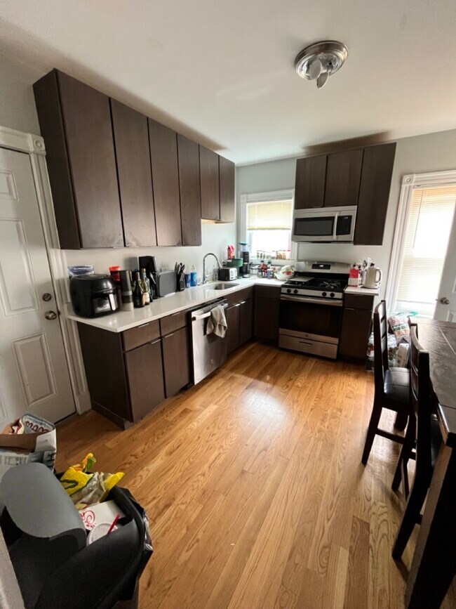 34 Russell St, Unit 3