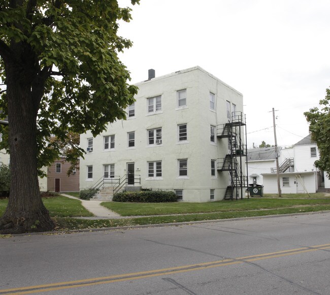 2600 Cottage Grove Ave in Des Moines, IA - Foto de edificio - Building Photo