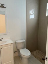 1533 W 26th Ct in West Palm Beach, FL - Building Photo - Building Photo