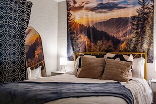 140 4th St in Fairview, OR - Building Photo